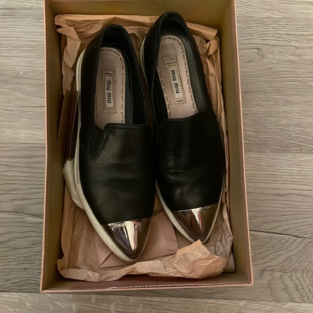 Miu miu black leather flats with metal pointy toes